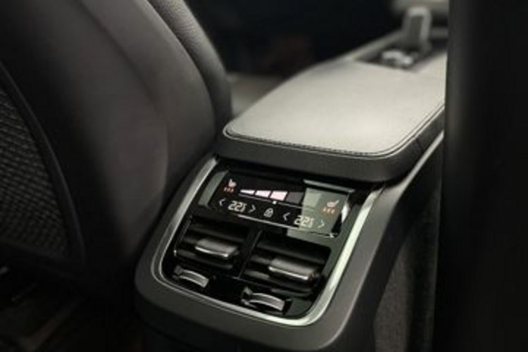 Volvo XC90 XC90 T8 AWD Recharge INSCRIPTION 7SITZ+PANO+LUFT