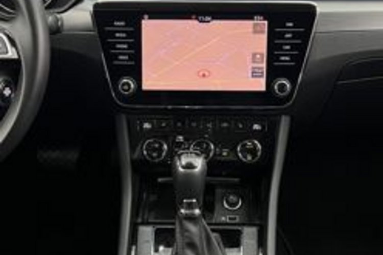 Skoda Superb Superb Combi 1.5 TSI Style XENON+MEMO+CANTON+