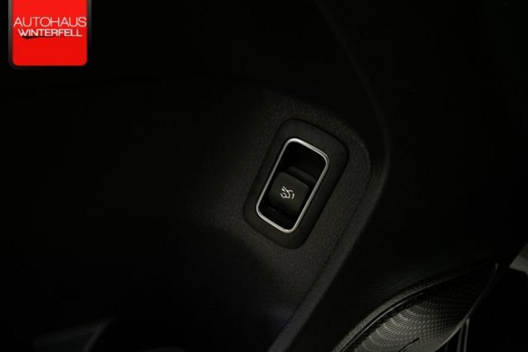 Mercedes-Benz A 200 A 200 d Limousine AMG NIGHT PANO+MEMO+KEYLESS+