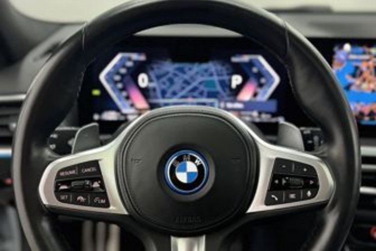 BMW 330 330e Touring xDrive M SPORT PANO+HUD+HIFI+ACC+