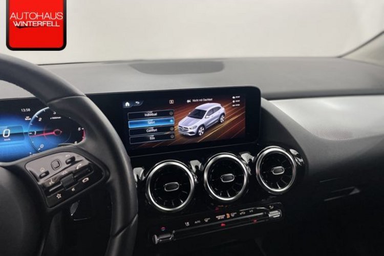 Mercedes-Benz GLA 180 GLA 180 d STYLE LED+KAMERA+MBUX+AUGMENTED+DAB+