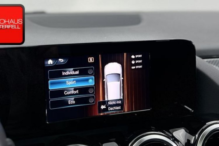 Mercedes-Benz GLA 200 GLA 200 d AMG CARBON PANO+AHK+KAMERA+LED+CARPLAY
