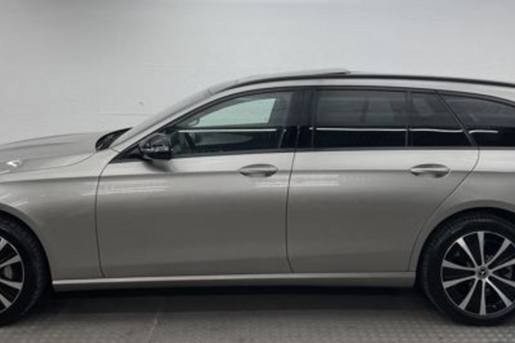 Mercedes-Benz E 300 E 300 de T 4M Avantgarde NIGHT PANO+BURMES+DISTR