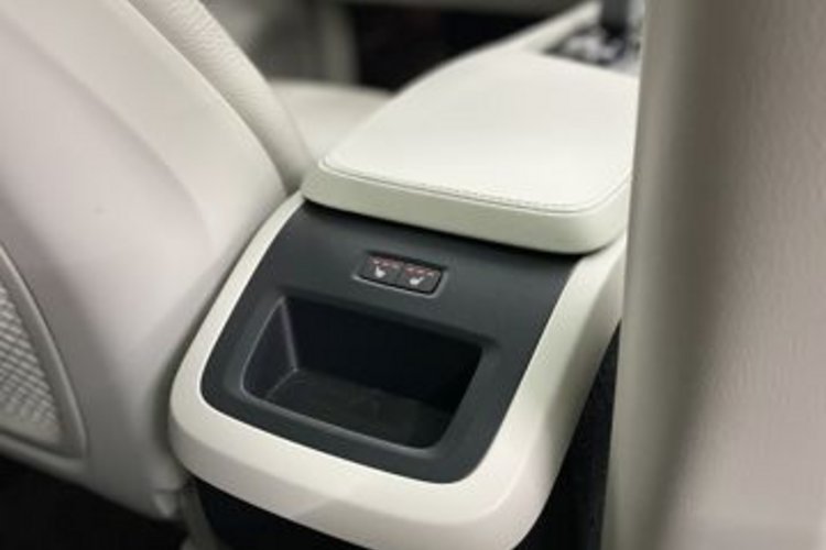 Volvo XC90 XC90 B5 D AWD Plus Bright 7SITZ+PANO+STANDHEIZUN