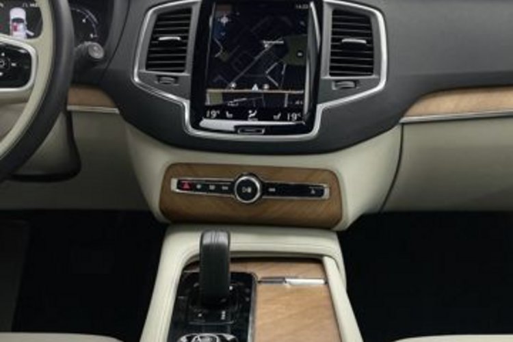 Volvo XC90 XC90 B5 AWD PANO+22Z+HUD+H&amp;K+KAMERA+LED+ALARM+