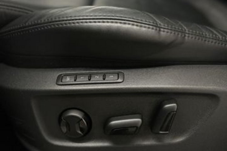 Skoda Kodiaq Kodiaq 2.0 TDI DSG L&amp;K 7SITZ+PANO+AHK+STANDHZG+