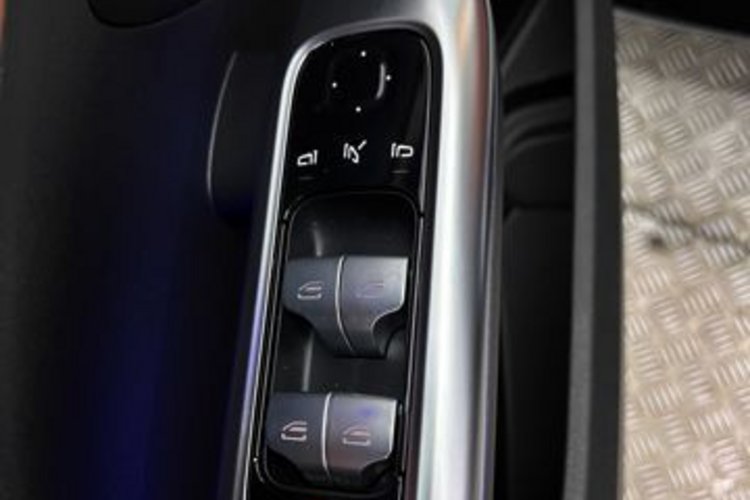 Mercedes-Benz C 300 C 300 4M T AMG PANO+MEMORY+360+HUD+NAPPA+LED+