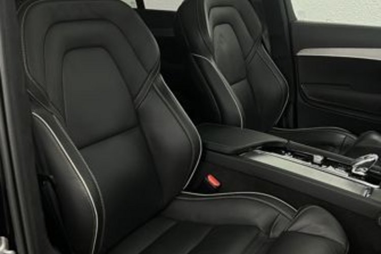 Volvo XC90 XC90 B5 D ULTIMATE BRIGHT 7SITZ+PANO+B&amp;W+NUBUK+