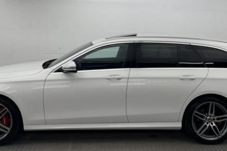 Mercedes-Benz E 300 E 300 T AMG LINE SCHIEBEDACH+KAMERA+CARPLAY+LED