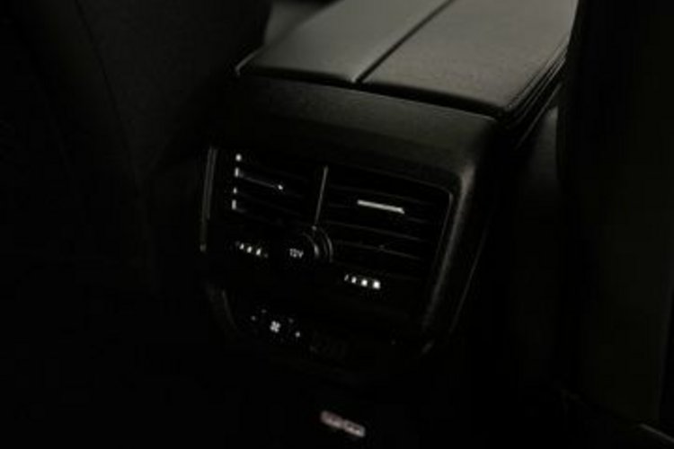 Peugeot 5008 5008 Hybrid 136 e-DSC GT BLACK TONE 7SITZ+PANO+