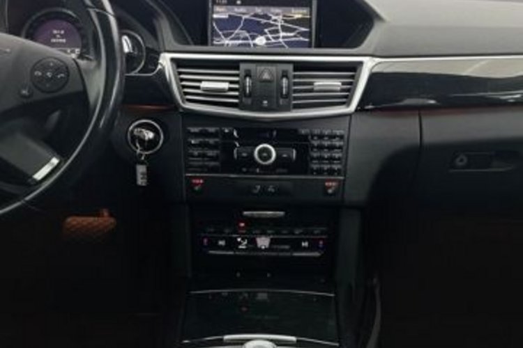 Mercedes-Benz E 300 E 300 T CDI AVANTGARDE PANO+AHK+NACHT+H&amp;K+MEMORY