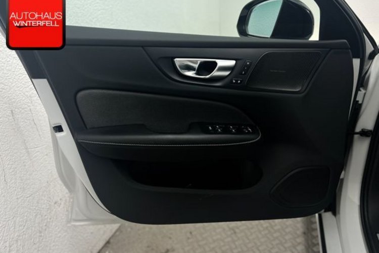 Volvo S60 S60 T8 AWD PLUS DARK RECH PANO+360+MEMO+STANDHZG