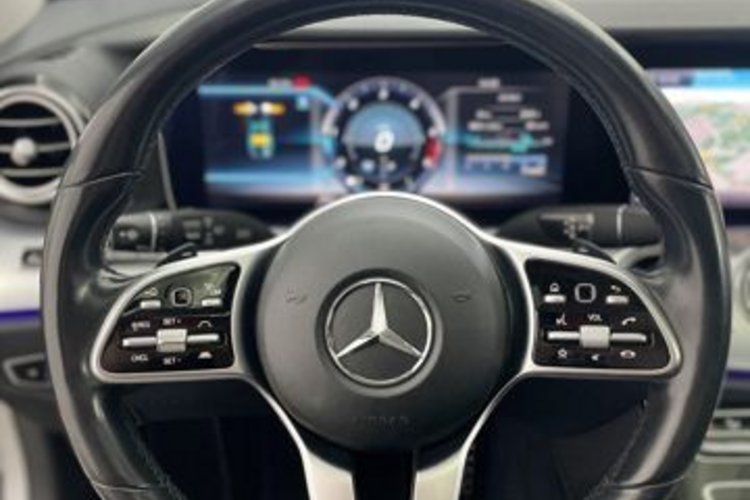Mercedes-Benz E 220 E 220 d 4M T AVANTGARDE ALL-TERRAIN PANO+LUFT+
