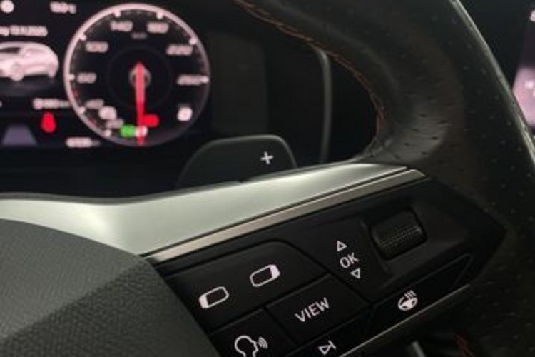 Seat Leon Leon Sportstourer 1.5 eTSI FR STANDHZG+AHK+ACC+