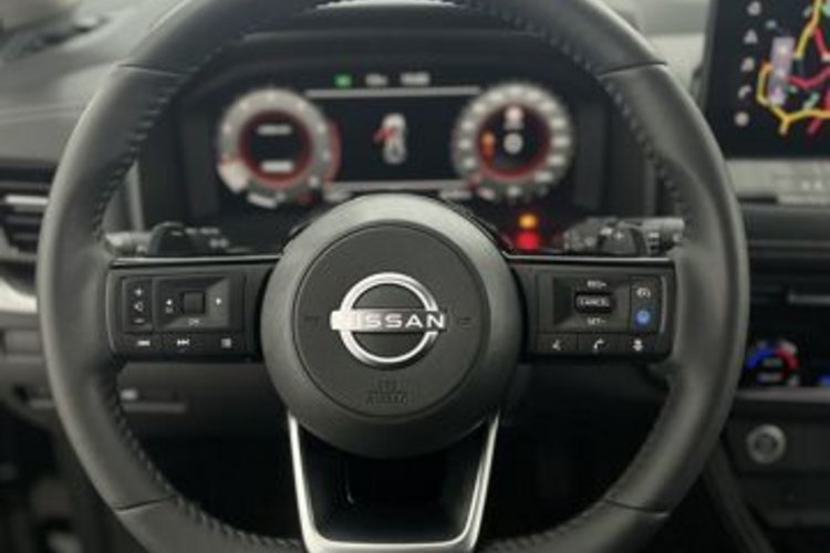 Nissan X-Trail X-Trail 1.5 VC-T Tekna 7SITZ+BOSE+MEMO+CARPLAY+