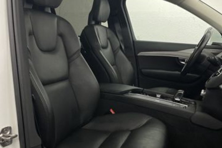 Volvo XC90 XC90 B5 D AWD 7SITZ+PANO+LUFT+360+HUD+H/K+4-ZONE