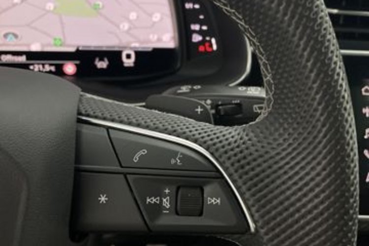 Audi SQ7 SQ7 4.0 TFSI qu 7SITZ+PANO+CARBON+AHK+STANDHZG+