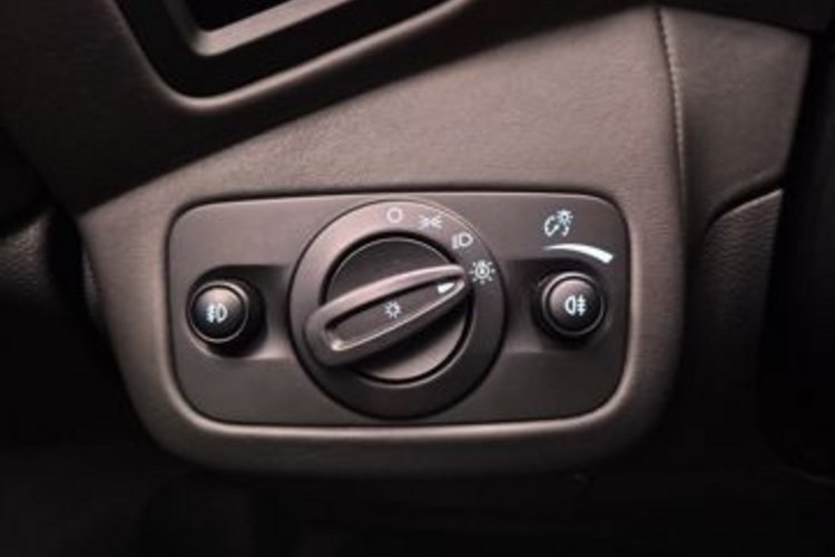 Ford Kuga Kuga 2.0 TDCi 4x4 Aut. Vignale PANO+AHK+KAMERA+