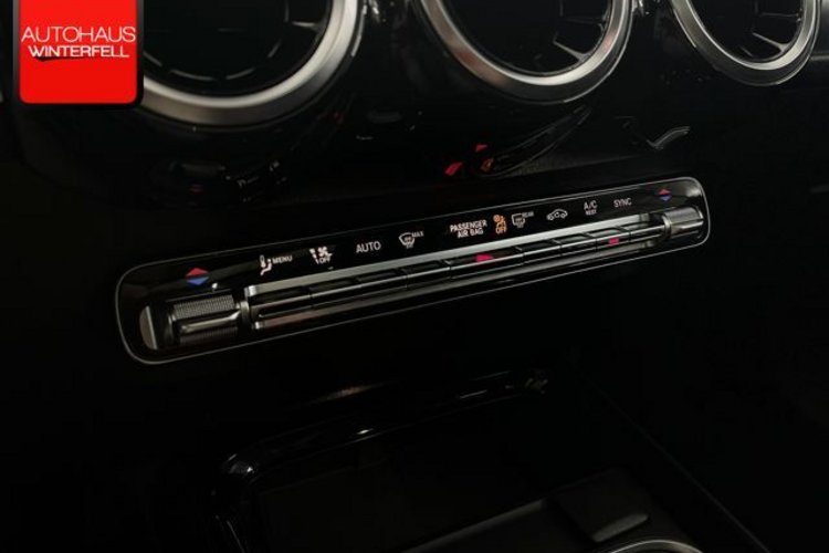 Mercedes-Benz GLB 200 GLB 200 7SITZ+PANO+AHK+MEMO+KAMERA+DISTRONIC+