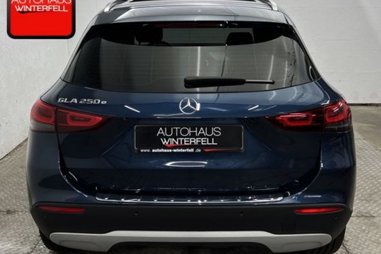 Mercedes-Benz GLA 250 GLA 250 e STYLE PANO+AHK+MULTIBEAM+KAMERA+DISTRO