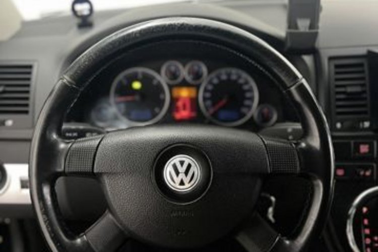 Volkswagen T5 Multivan T5 Multivan 2.5 TDI Highline 7SITZ+AHK+KAMERA+