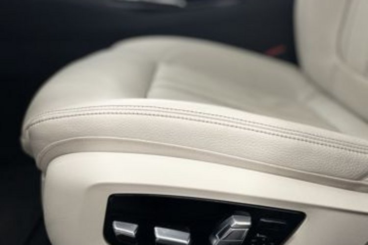 BMW 530 530 d xDrive Touring INDIVIDUAL+PANO+AHK+MEMO+