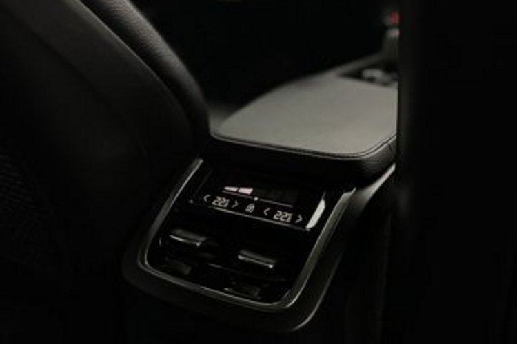 Volvo XC90 XC90 T8 INSCRIPTION RECH AWD 7SITZ+21Z+AHK+ACC+