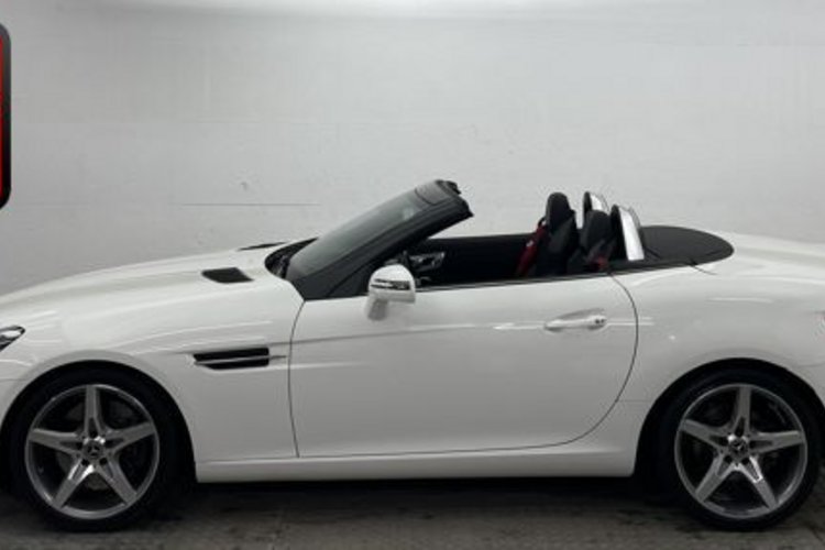 Mercedes-Benz SLC 200 SLC 200 AMG PANO+KAMERA+HARMAN/K+ILS+AIR-SCARF+