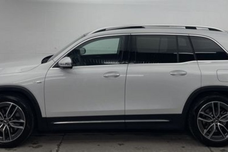 Mercedes-Benz GLB 35 AMG GLB 35 AMG CARBON 4M 7SITZ+PANO+360+HUD+MEMO+