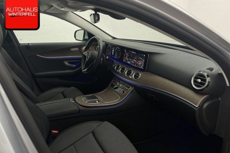 Mercedes-Benz E 400 E 400 d T 4M AVANTGARDE PANO+AHK+KEYLESS+DISTRO+