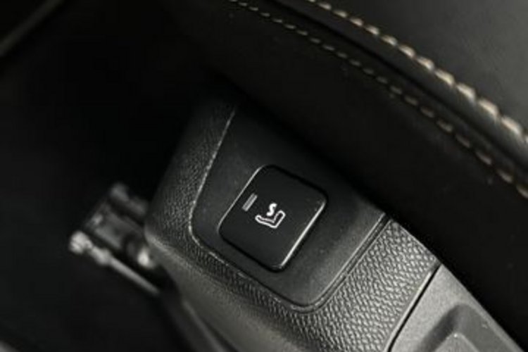 Peugeot 5008 5008 BlueHDi 130 EAT8 GT 7SITZ+PANO+AHK+NIGHT+