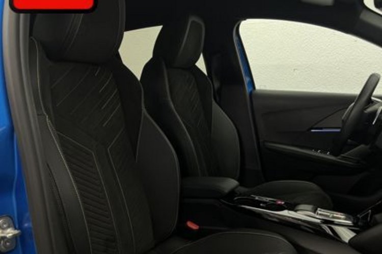 Peugeot 208 208 HYBRID 136 e-DSC6 GT MASSAGE+LED+360+KEYLESS