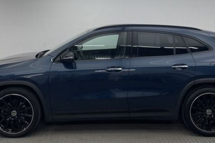 Mercedes-Benz GLA 220 GLA 220 d AMG NIGHT CARBON 20Z+KAMERA+KEYLESS+