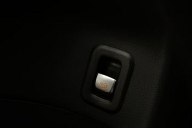 Mercedes-Benz GLC 300 GLC 300 de 4M NIGHT AMG 20Z PANO+AHK+AIR-BODY+