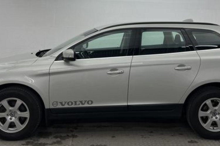 Volvo XC60 XC60 D4 AWD BI-XENON+MEMO+RTI-NAVI+TEMPOMAT+