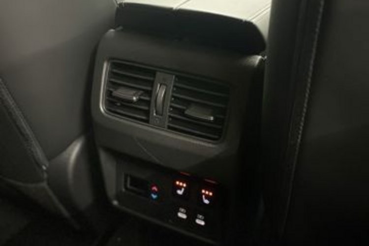 Nissan X-Trail X-Trail 1.5 VC-T Tekna 7SITZ+BOSE+MEMO+CARPLAY+