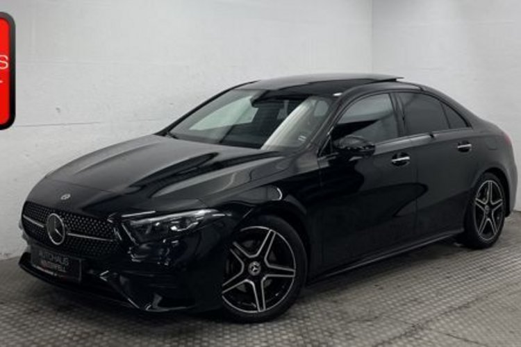 Mercedes-Benz A 200 A 200 d Limousine AMG NIGHT PANO+MEMO+KEYLESS+
