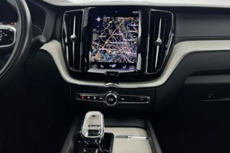 Volvo XC60 XC60 T6 AWD Rech. Inscription PANO+22Z+AHK+STAND