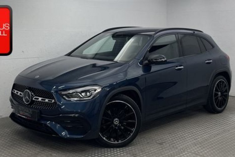 Mercedes-Benz GLA 220 GLA 220 d AMG NIGHT CARBON 20Z+KAMERA+KEYLESS+