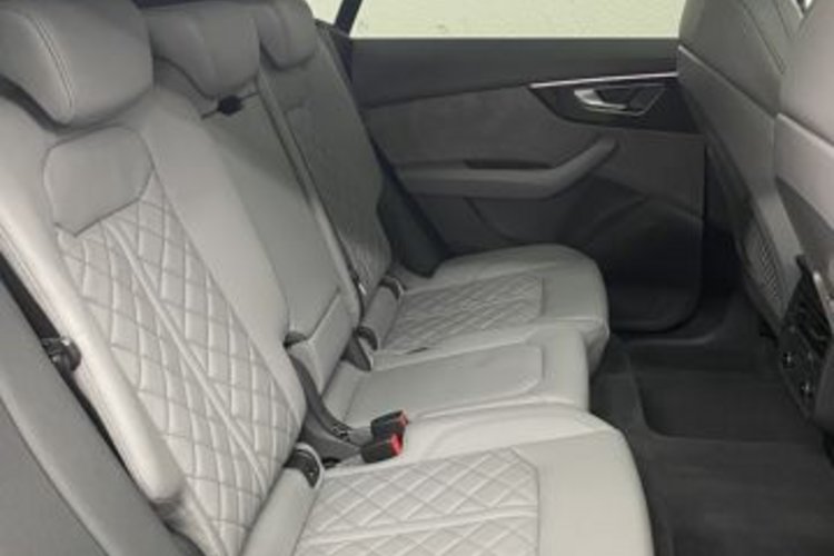 Audi Q8 Q8 50 TDI quattro S line PANO+AHK+LUFT+22Z+MEMO+