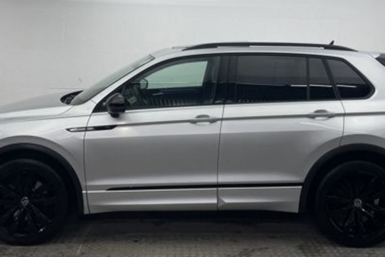 Volkswagen Tiguan Tiguan 2.0 TDI 4M R-LINE BLACK PANO+AHK+STANDH+