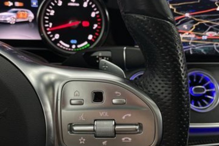 Mercedes-Benz E 300 E 300 T AMG LINE SCHIEBEDACH+KAMERA+CARPLAY+LED