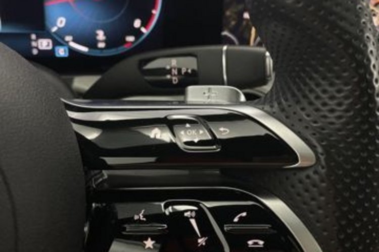 Mercedes-Benz E 400 E 400 d T 4M AMG NIGHT PANO+ABC+KEYLESS+MEMO+HUD