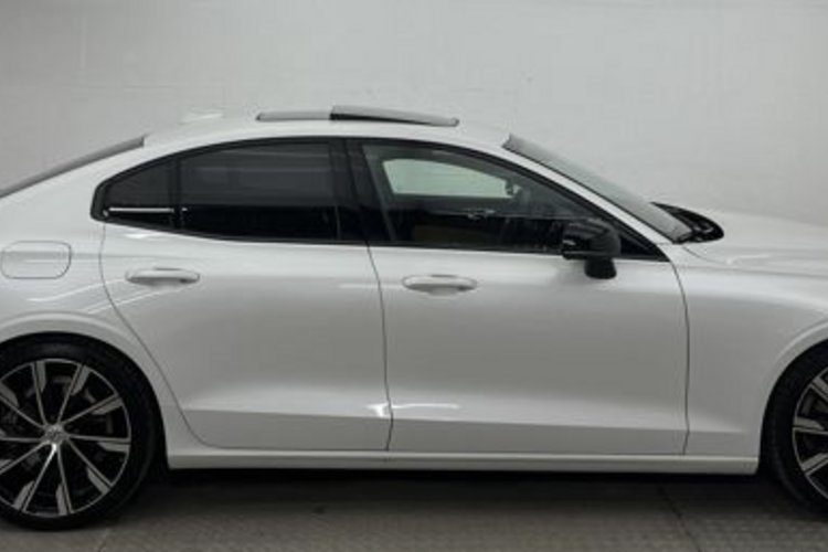 Volvo S60 S60 B5 B ULTIMATE DARK AWD GSD+20Z+AHK+STANDHZG+