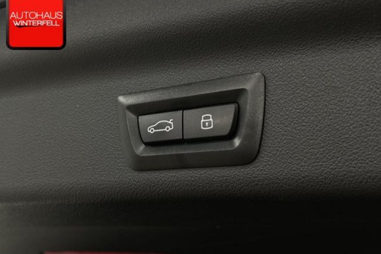 BMW X1 X1 xDrive23d xLine M-LENKRAD+PANO+AHK+MEMO+ACC