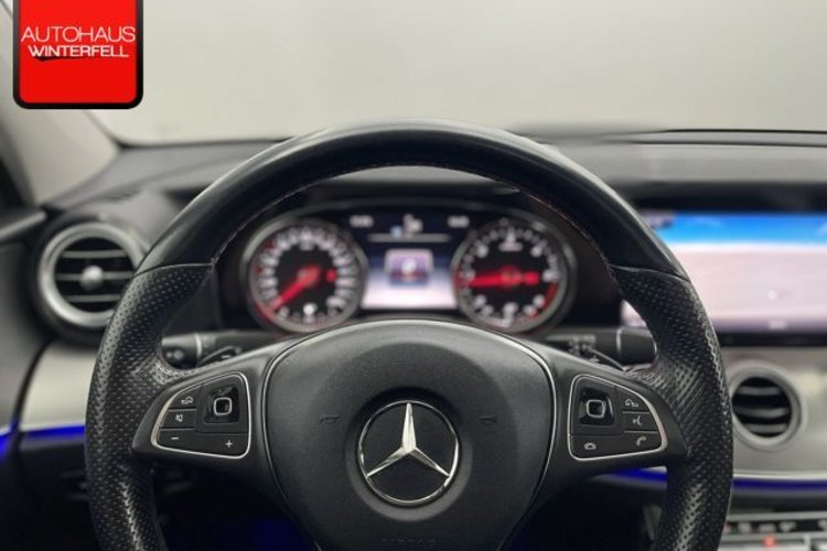 Mercedes-Benz E 220 E 220 d EXCLUSIVE SCHIEBEDACH+360+AHK+LED+3ZONEN