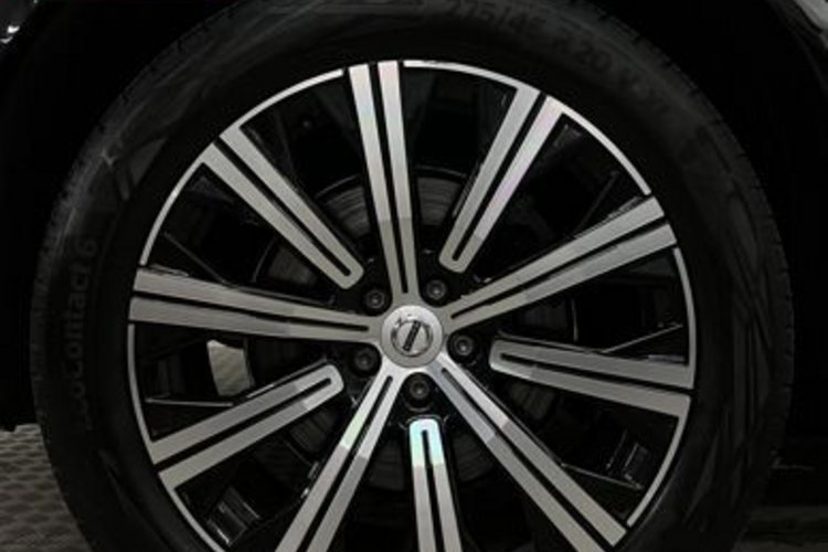 Volvo XC90 XC90 B5 D AWD Plus Bright 7SITZ+PANO+LUFT+AHK+