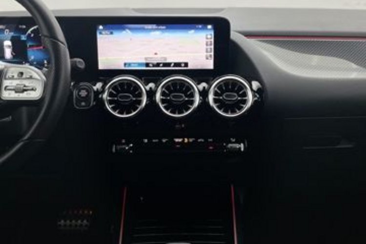 Mercedes-Benz GLA 220 GLA 220 d AMG NIGHT CARBON 20Z+KAMERA+KEYLESS+
