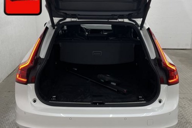 Volvo V90 V90 B4 D Plus Bright PANO+AHK+MEMORY+VOLL-LED+