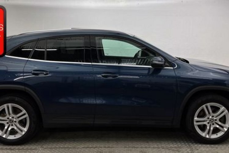 Mercedes-Benz GLA 250 GLA 250 e STYLE PANO+AHK+MULTIBEAM+KAMERA+DISTRO